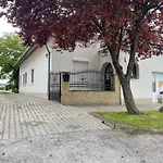 Margaret Apartment