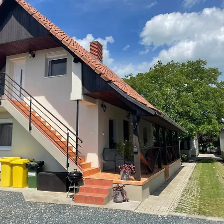 Margaret Apartman