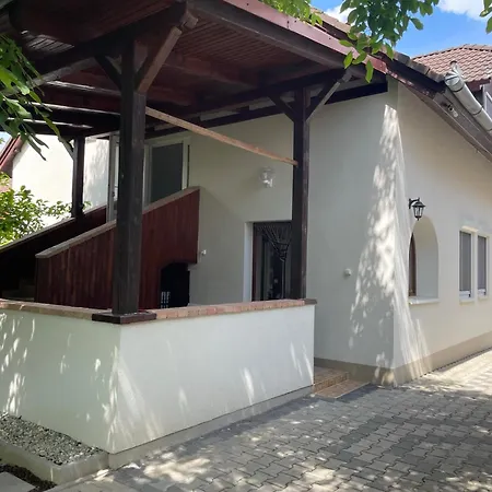 Apartment Margaret Balatonkeresztur