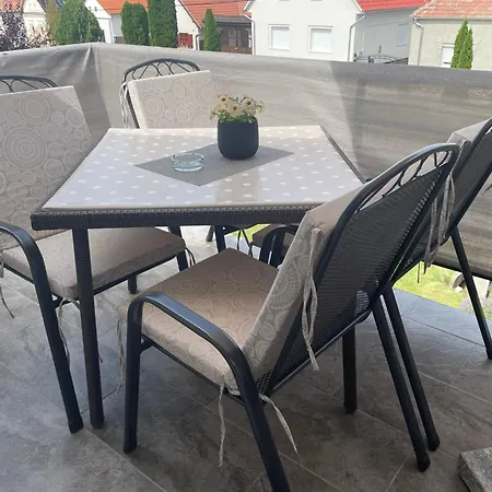 Margaret アパート Balatonkeresztúr